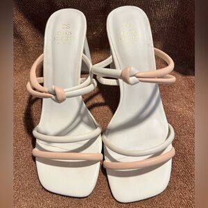 Oasis Society Women's White and Tan Strappy Heels